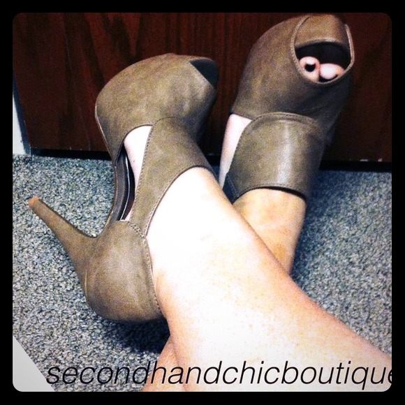 Tan cut out heels