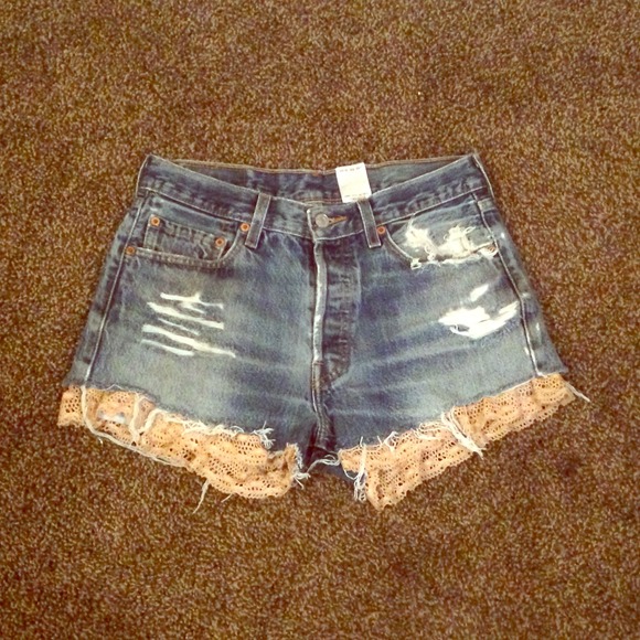 🌻REDUCED🌻Vintage Levi's high waist shorts