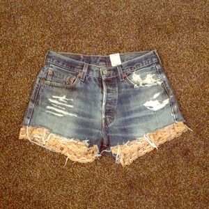 🌻REDUCED🌻Vintage Levi's high waist shorts