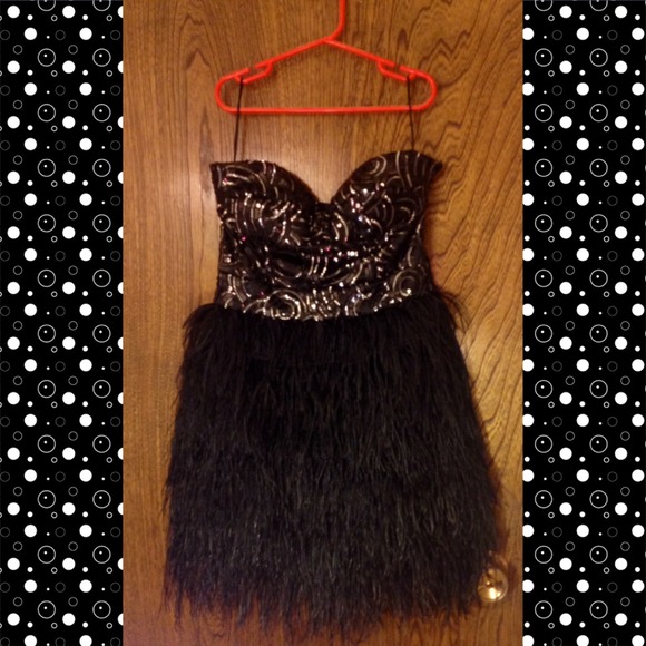 Black Sequin/Feather Bustier Dress from Bebe👗🎉 - Picture 1 of 4