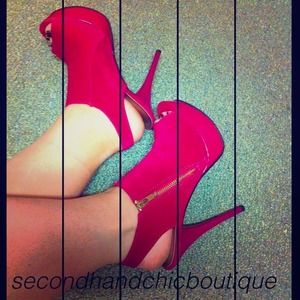 Fuchsia sling back peep toe heels