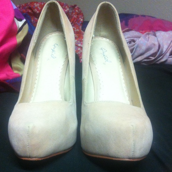 Nude pumps - Picture 2 of 4