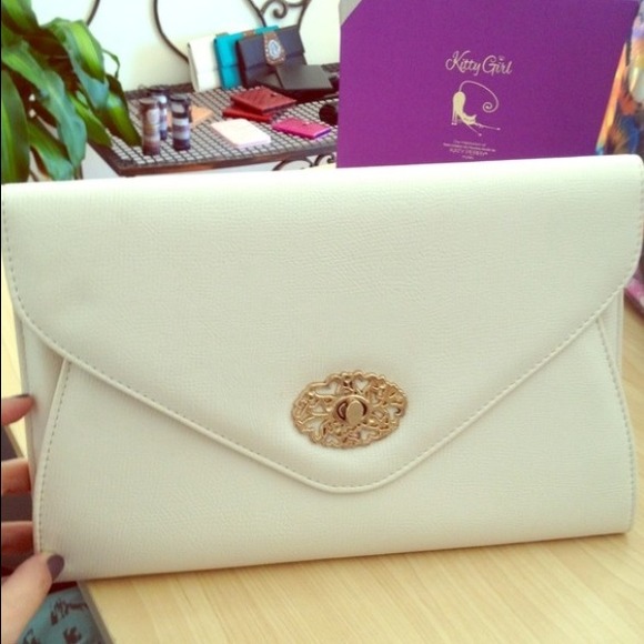 Brand NEW white clutch