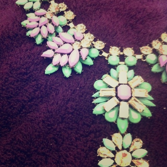 Gorgeous statement necklace