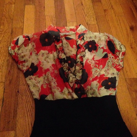 ❗️VINTAGE RETRO FITTED DRESS❗️ - Picture 3 of 4