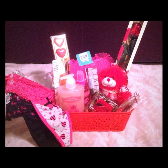 Sexy valentine's gift basket for her!