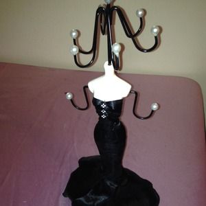 Fashionable Jewelry stand. NWT.