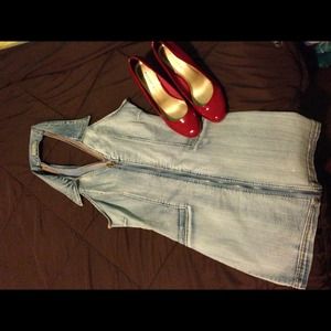 Sleeveless denim dress