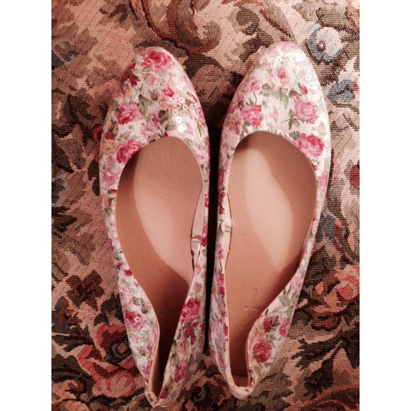 Forever 21 floral flats