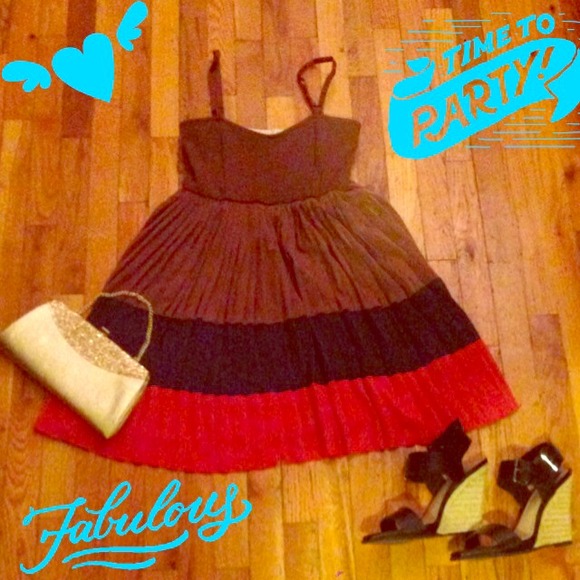 ✨PLEATED COLORBLOCK PARTY DRESS✨ - Picture 1 of 3