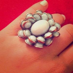 Extremely adorable floral ring!