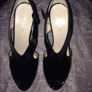 Prada Pumps Sz 40/9. Worn once! Bought for $660.