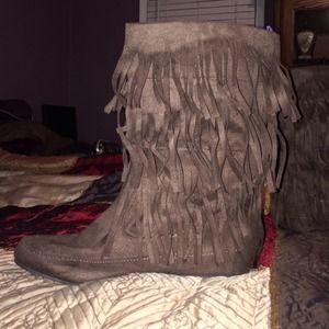 Fringe boots