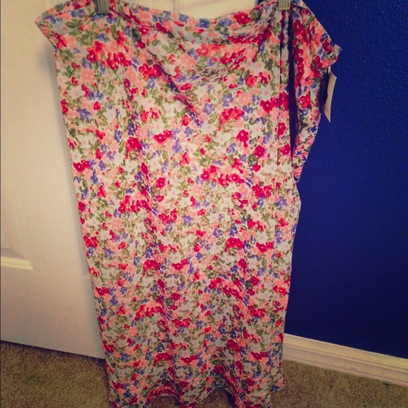 🚫BUNDLED🚫SOLD 🚫 floral print skirt size 2X NWT