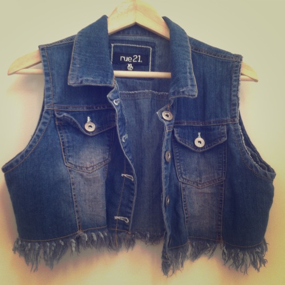 Cropped denim destroyed bottom jean jacket