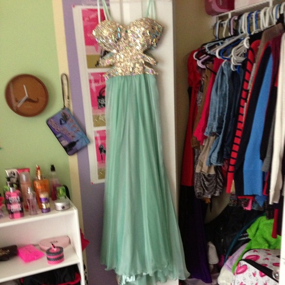Aqua marine prom dress :)