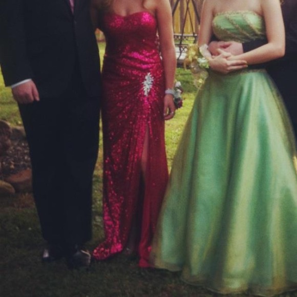 Fuchsia prom dress :)