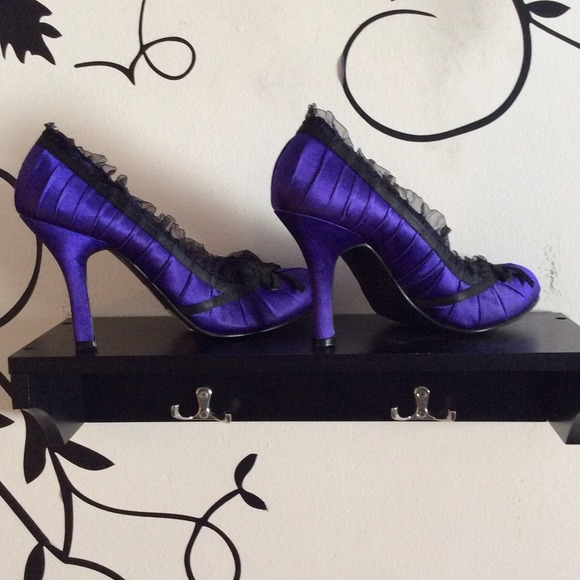 DEEP PURPLE HEELS