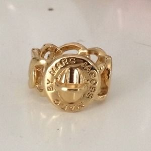 Beautiful Marc by Marc Jacobs gold chain ring