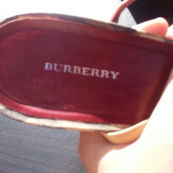 $25 LESS!! Burberry Heels - Picture 2 of 3