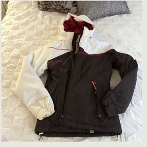 Ski jacket with sheared fur lining