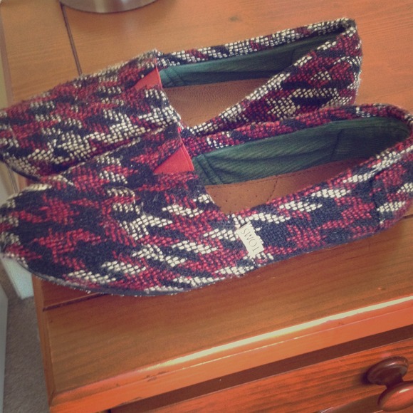 Wool toms