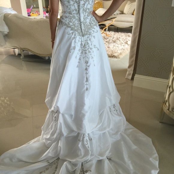 New White wedding dress