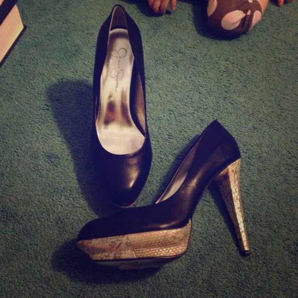 Jessica Simpson Heels, size 10, snake skin & black