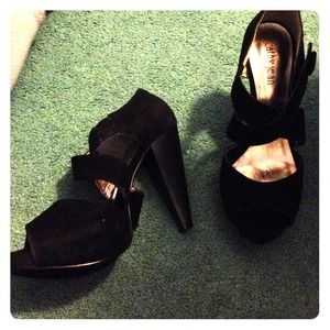 Cathy Jean size 10 heels, black. Beautiful