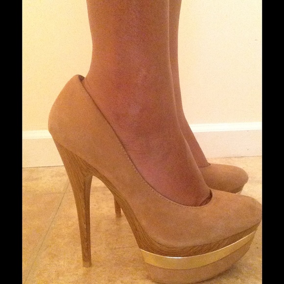 👠 Platform Pump 👠 - Picture 3 of 4