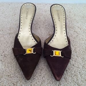 BCBG brown suede mule pump. Size 8.