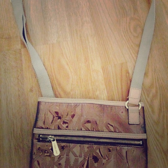 Authentic mk cross body purse!