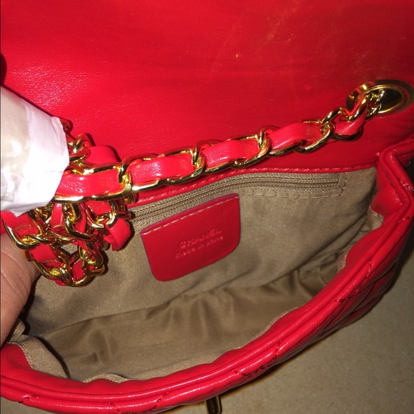 More pic small red bag