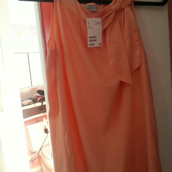 Peach colored dress with ribbon - Picture 1 of 1