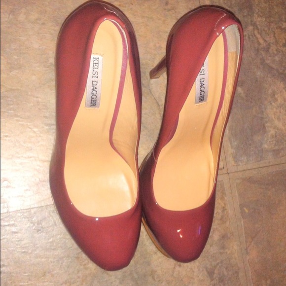 🔴SOLD🔴 Kelsi Dagger Blush patent Pumps - Picture 2 of 3