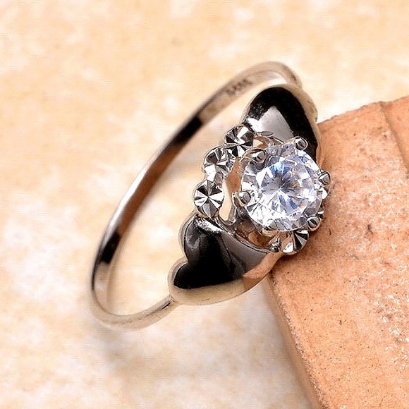 Unbranded Jewelry - Sterling Silver Faceted Ring