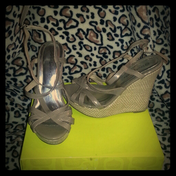 Summer wedges