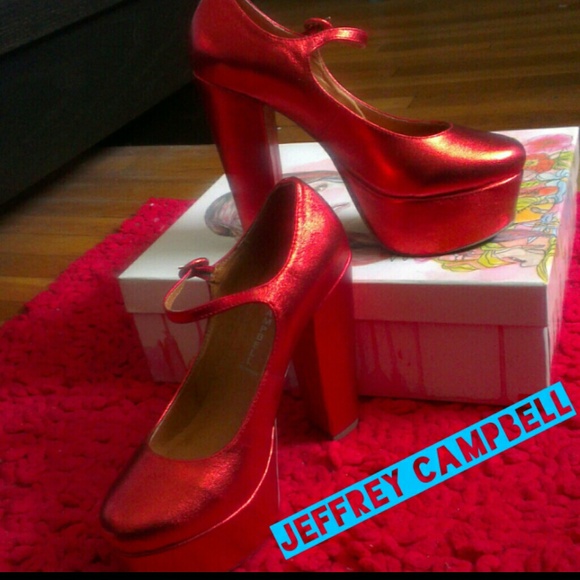 LIKE NEW Metallic red plateform mary janes