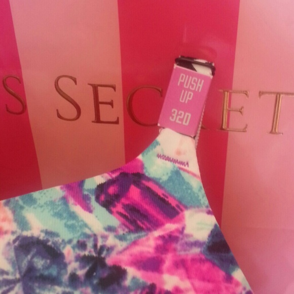 Victorias secret bra 32D - Picture 3 of 3