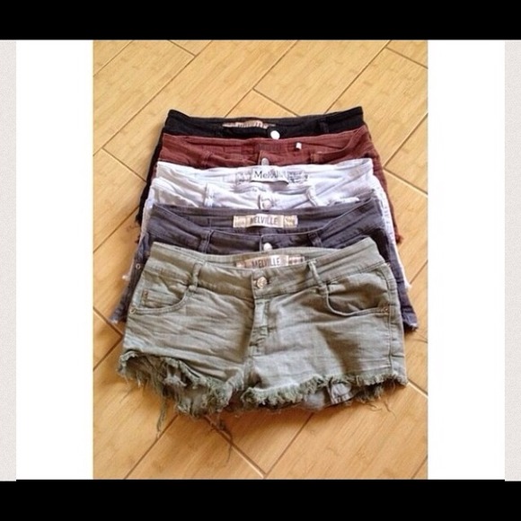 ISO: SUMMER CLOTHING - Picture 2 of 2