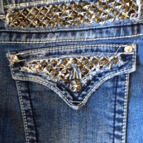 Looking for These miss me jeans 31 easy or 32