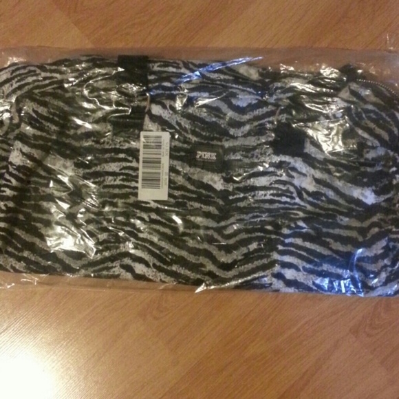 **SOLD******Victoria secret zebra print duffel bag