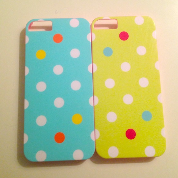 Accessories - Two brand new polka dot iphone 5 case