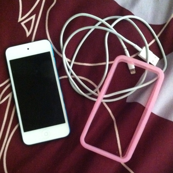 IPod touch 5th gen! Make me an offer!