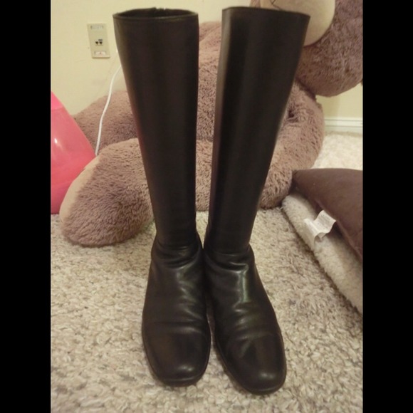 🙏REDUCED🙏💯 authentic Prada Black Boots!!!