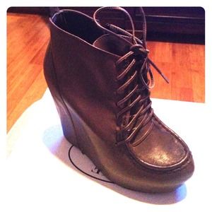 Steve Madden wedge string up bootie