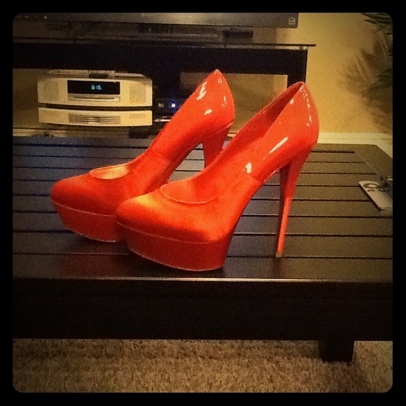 Bebe satin heels..brand new!!