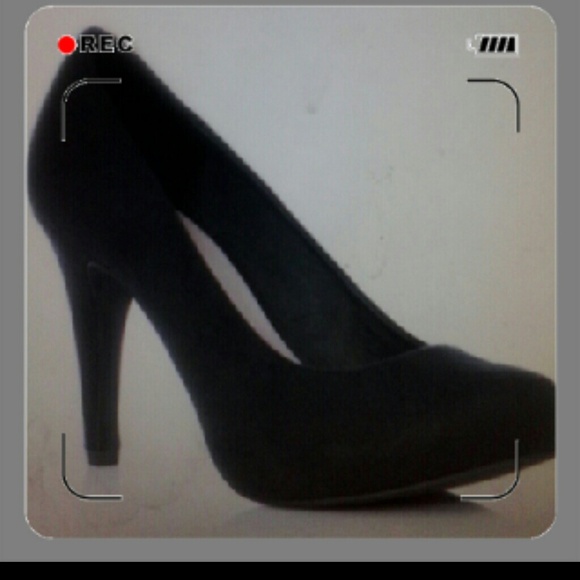 COMING SOON - Olivie Black Pumps - Picture 3 of 4