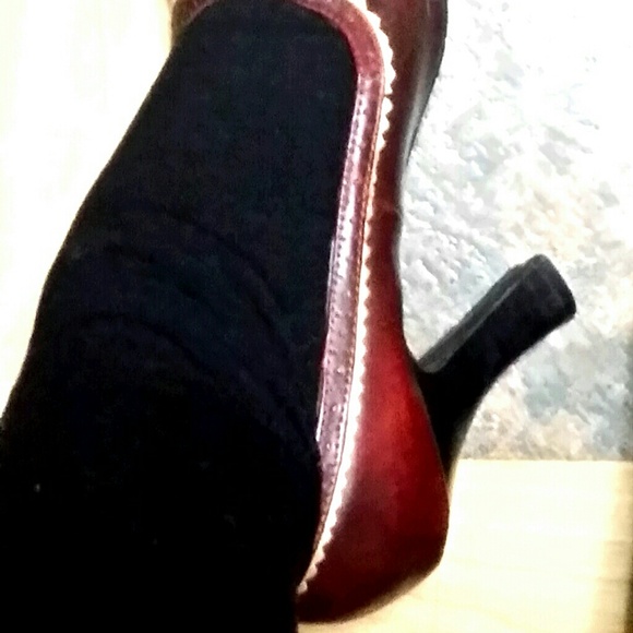 Maroon Pumps - Picture 2 of 4