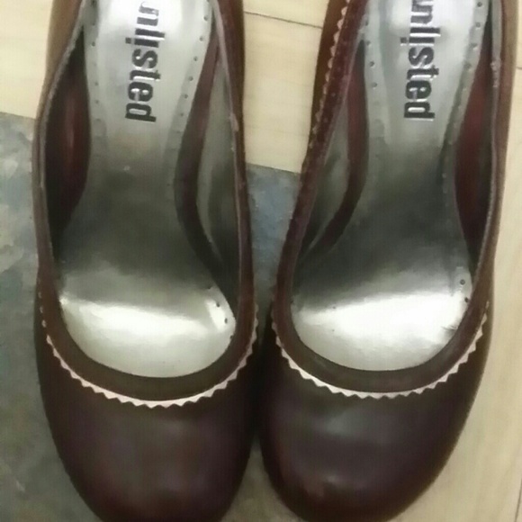 Maroon Pumps - Picture 3 of 4